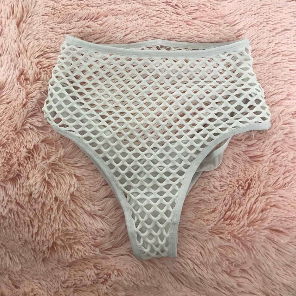 VS white swimsuit - Picture 3 of 3